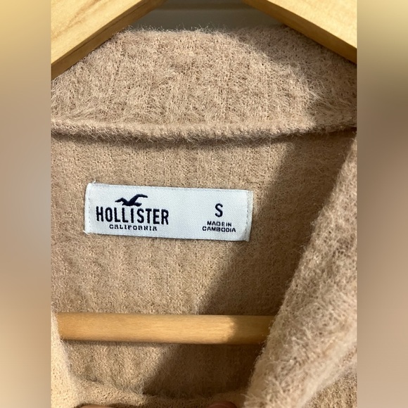 Hollister Turtleneck - Picture 2 of 3